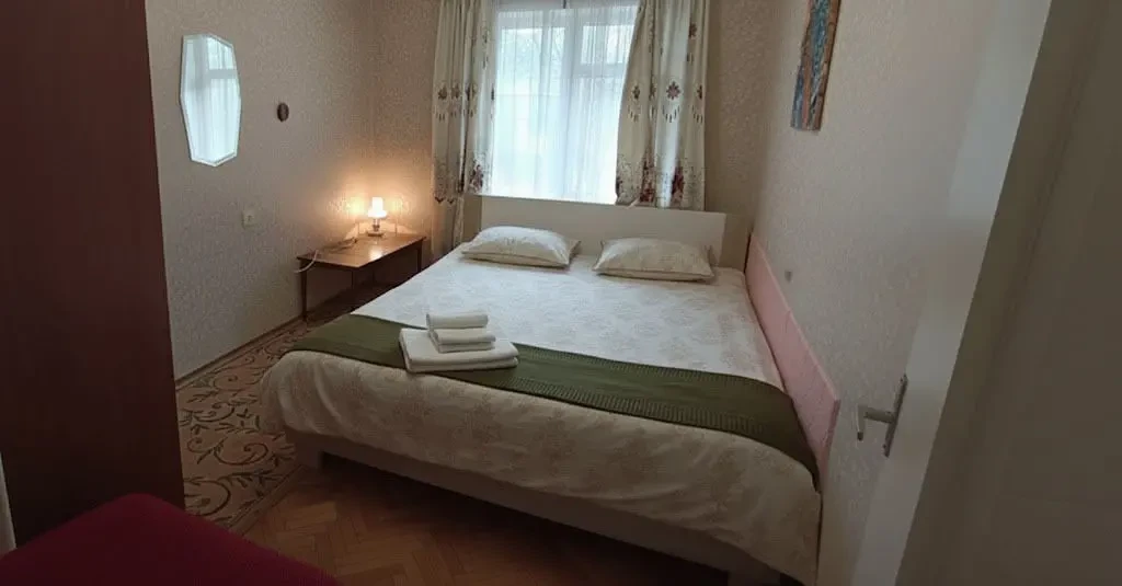 Сдам квартиру в Киеве посуточно. Метро Левобережная, МВЦ, отель Турист 9