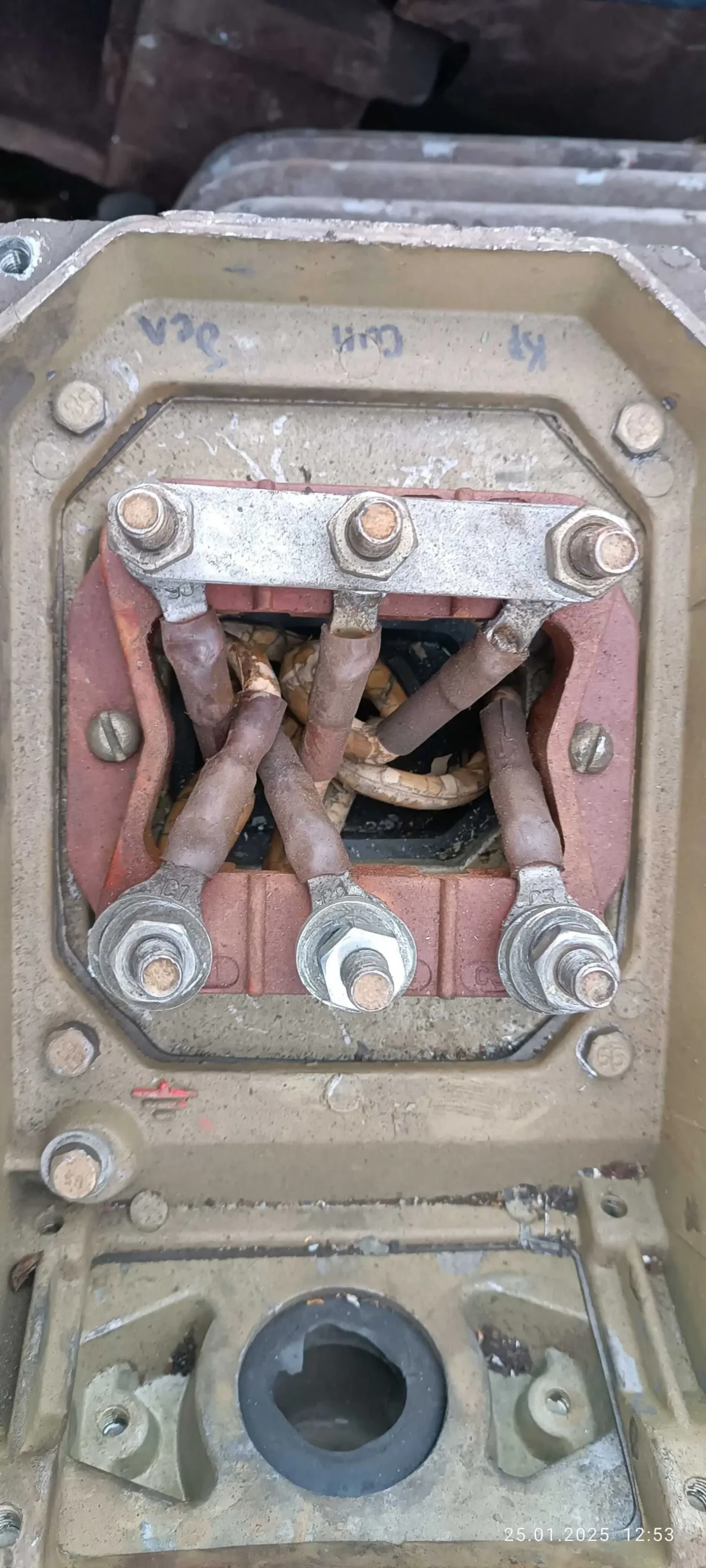 Продам электродвигатель 55квт 1500обр. 2