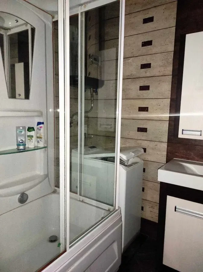 Продам 55 кв.м  ул.А.Ахматовой  34 м.Позняки 6