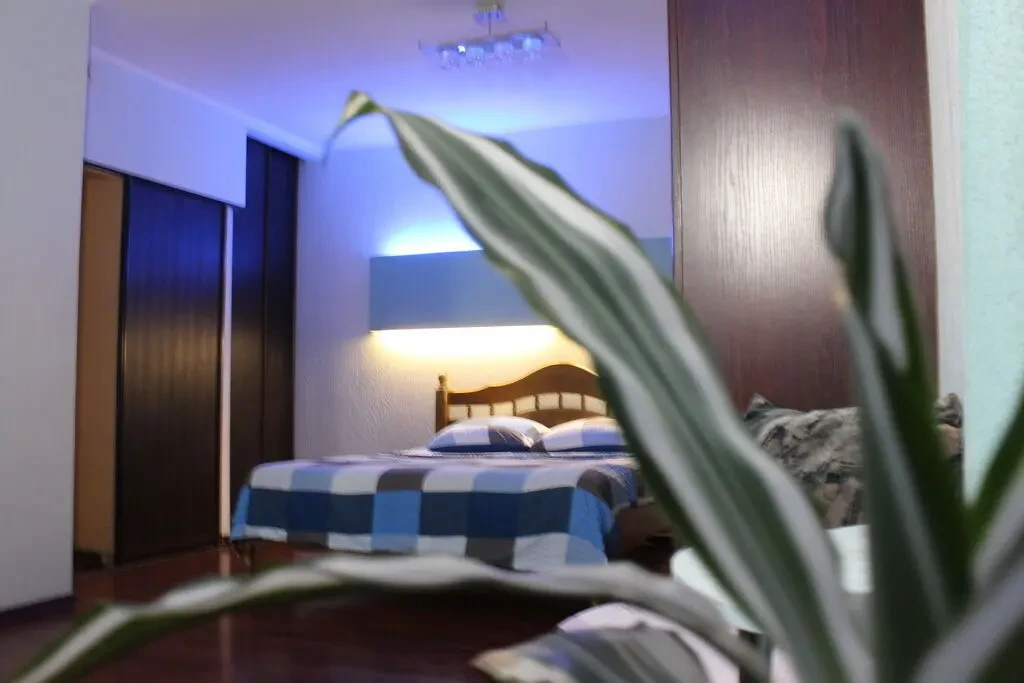 Cвоя двухкомнатная квартира посуточно метро Левада Аэрокосмический