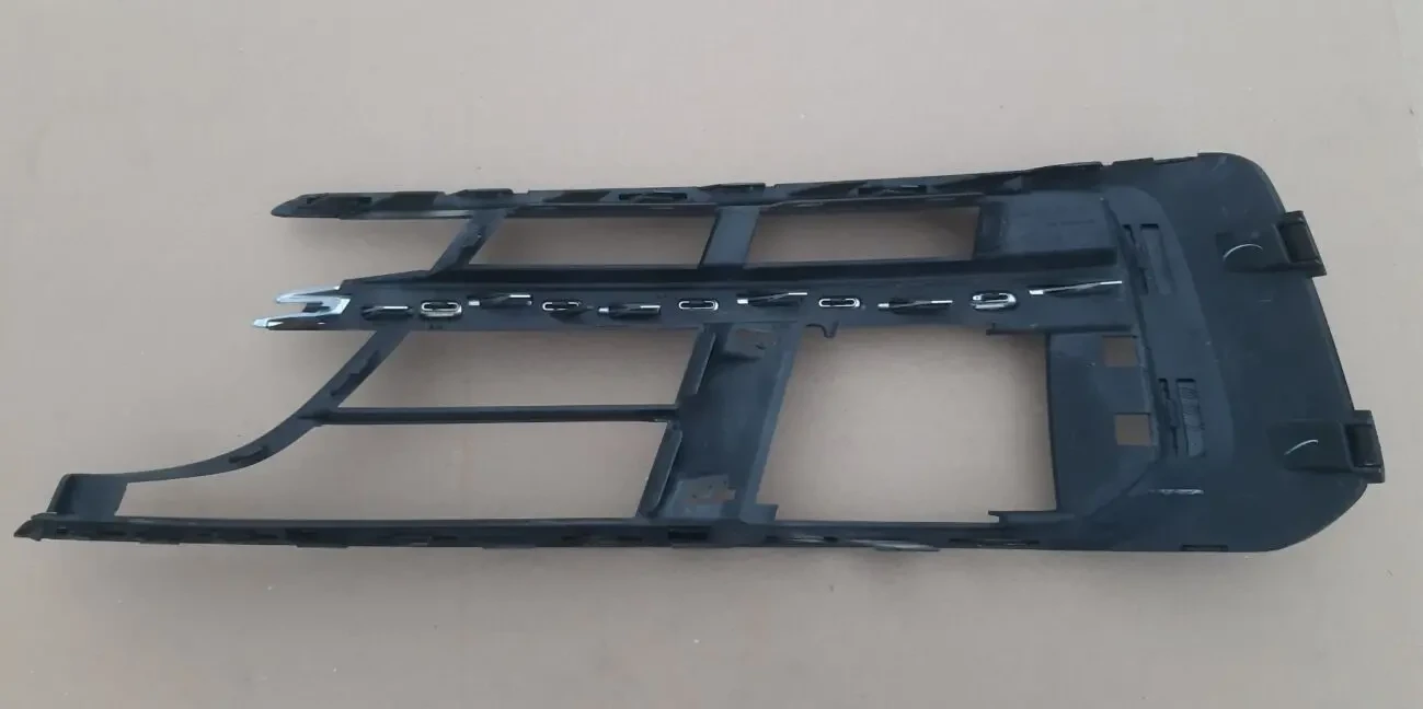 Audi A8 (D5) Грати бампера права  4N0807680BGRU 3