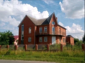 Продаж будинку