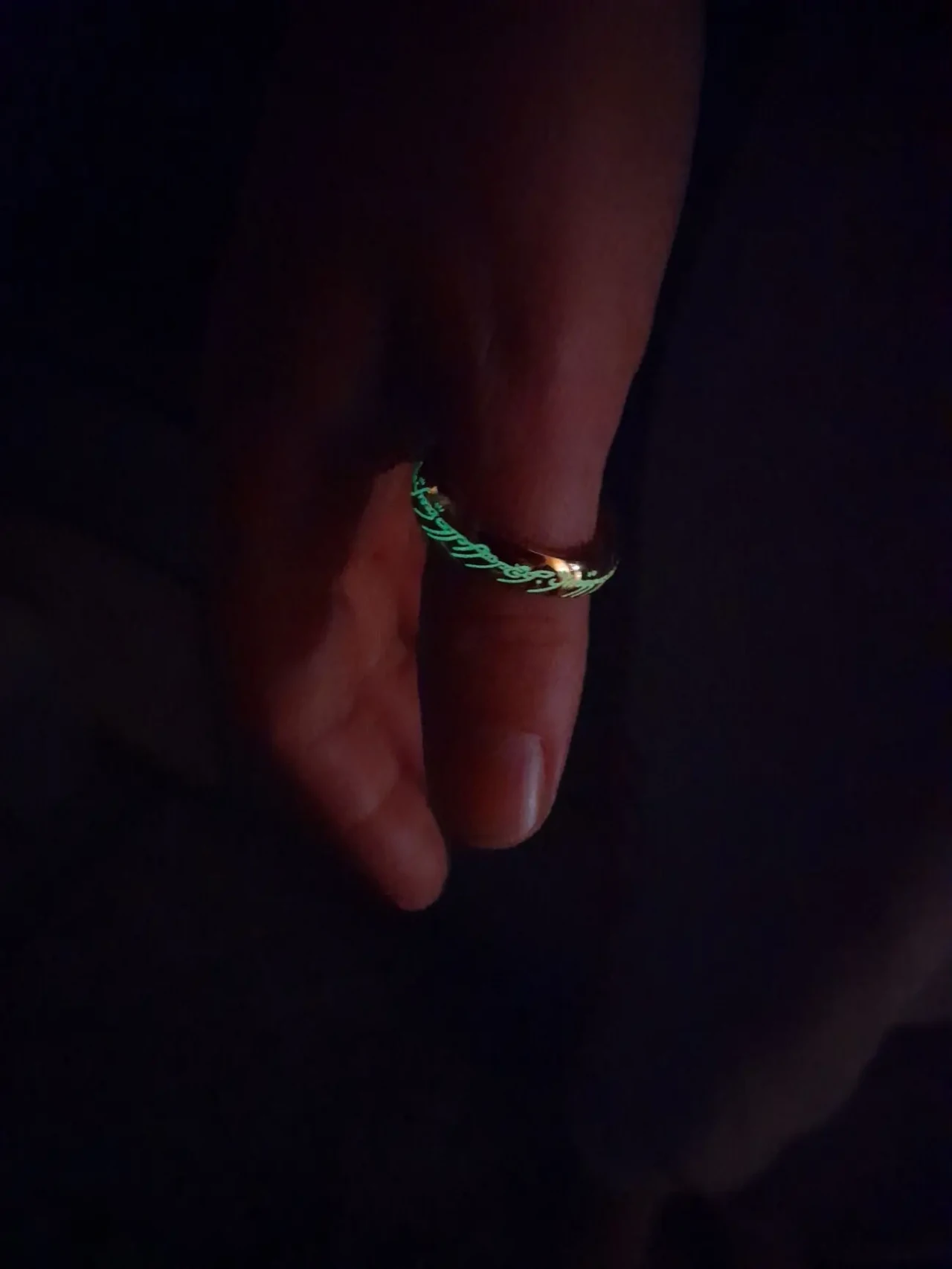 Кольцо всевластия из карбида вольфрама с люминесцентной надписью 8