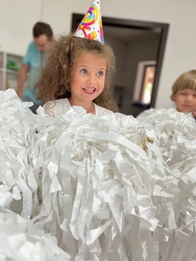 Паперове шоу, стрічкове шоу, срібне шоу, наукове шоу 6