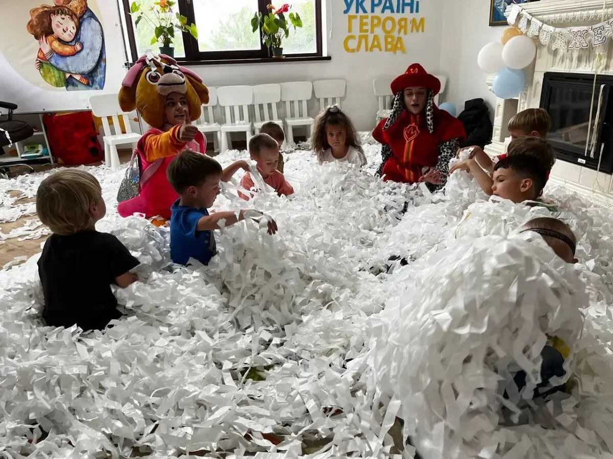 Паперове шоу, стрічкове шоу, срібне шоу, наукове шоу 5