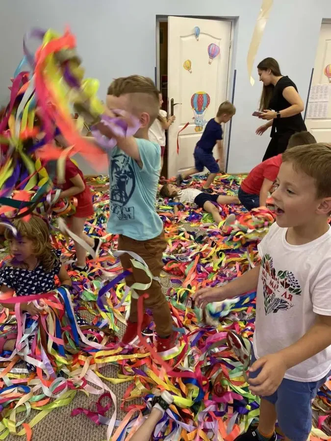 Паперове шоу, стрічкове шоу, срібне шоу, наукове шоу 7