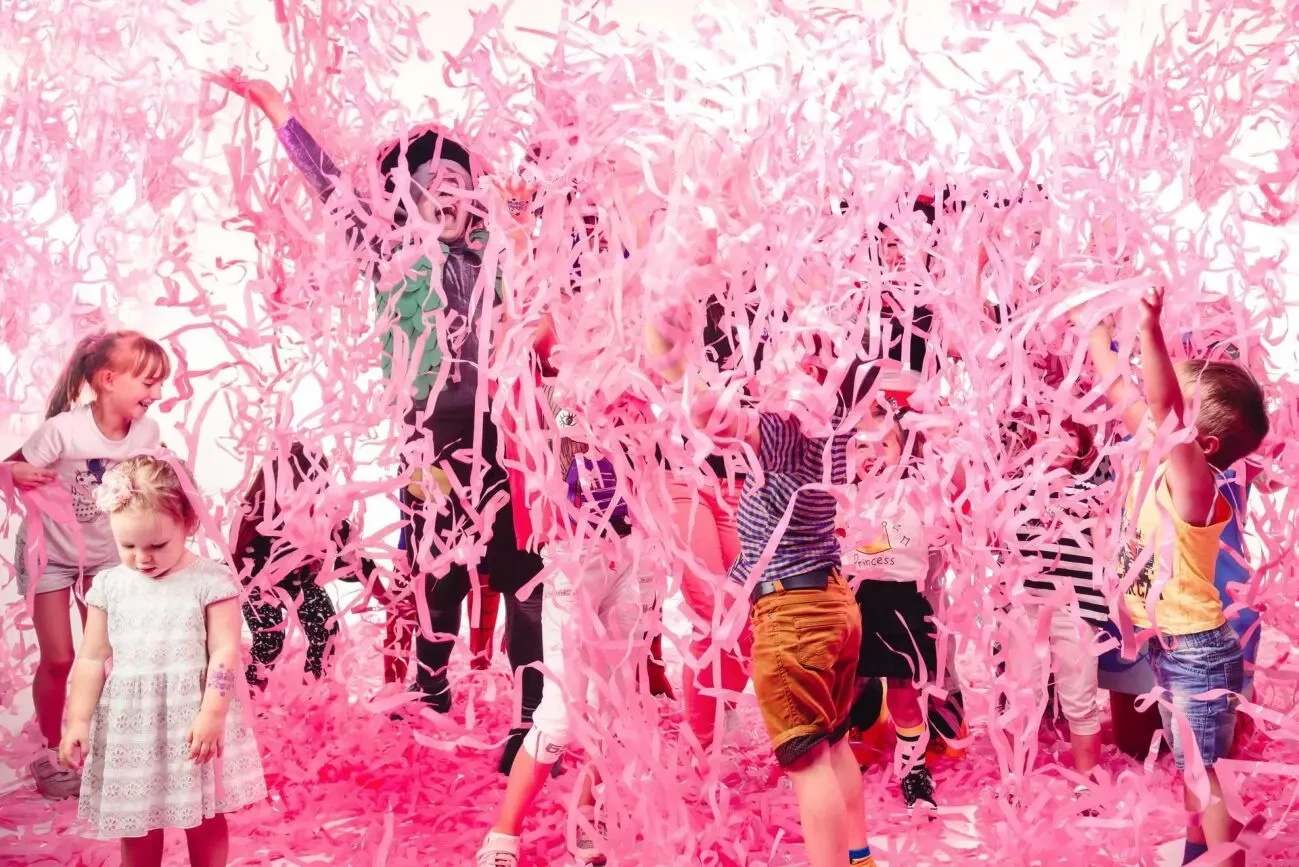 Паперове шоу, стрічкове шоу, срібне шоу, наукове шоу 10