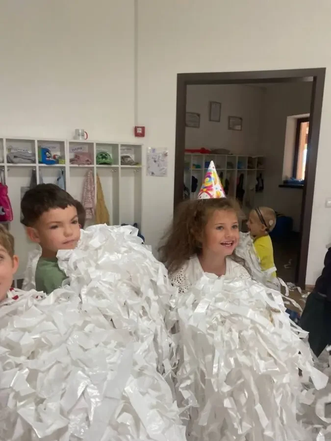 Паперове шоу, стрічкове шоу, срібне шоу, наукове шоу 4