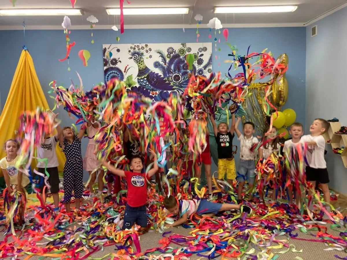 Паперове шоу, стрічкове шоу, срібне шоу, наукове шоу 3