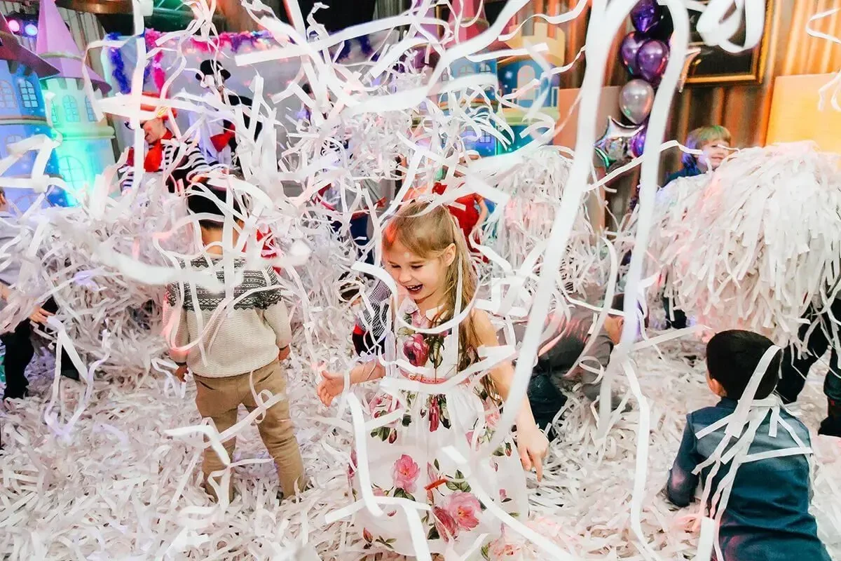 Паперове шоу, стрічкове шоу, срібне шоу, наукове шоу 2