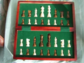 Доска шахматная  раз 35х35 см. с фигурами деревяные раз. 4 -