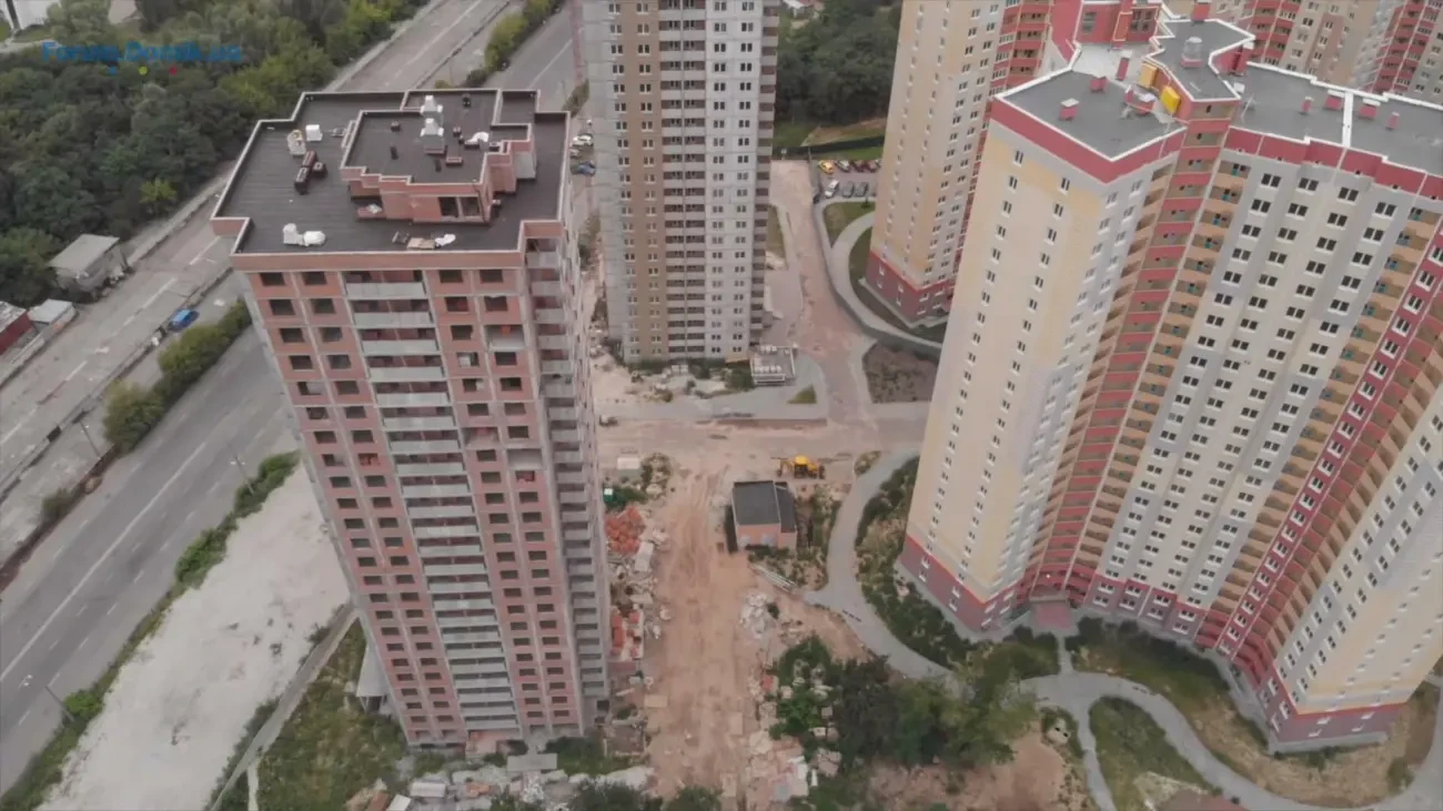 Продам 44 кв.м  пр.А.Глушкова 6 ЖК Эврика