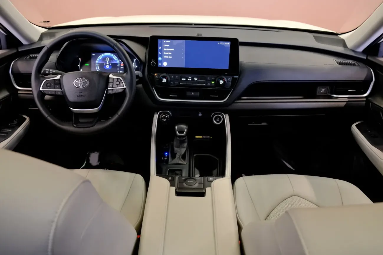 Toyota GrandHighlander 9