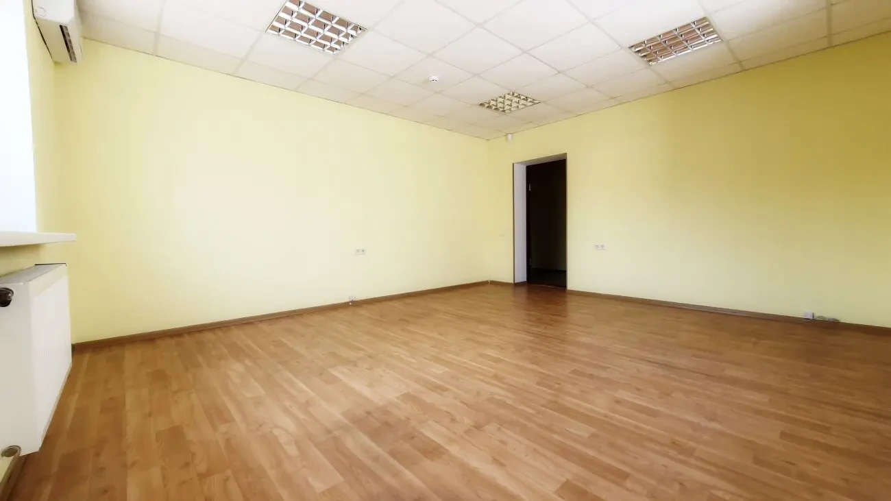 Сдам Офисы от 10 кв.м  до 300 кв.м  Куреневка 5