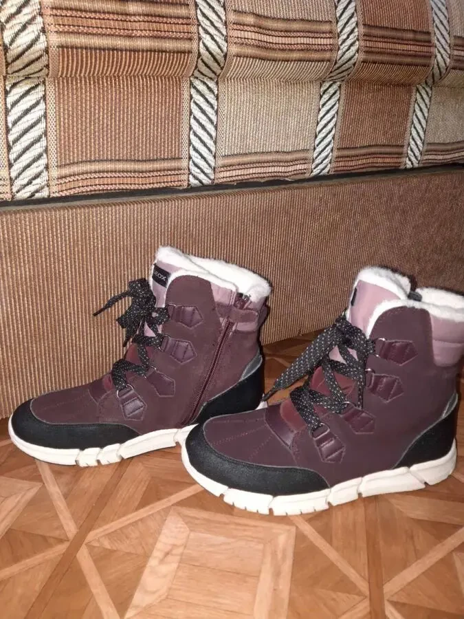 Продам ОБУВЬ Б/У ЖЕНСКАЯ-ПОДРОСТКОВАЯ ECCO,GEOX 3