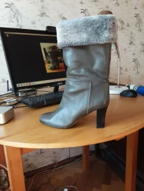 Чоботи  жіночі на каблуку, розмір 39