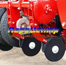 Туковий сошник на сівалку Вега Профі