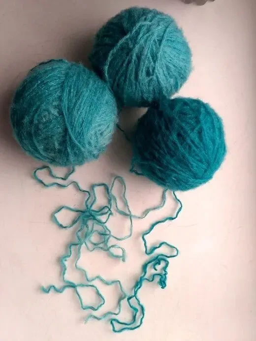 Пряжа нитки пушистая бирюзовая и мохер сливочного цвета  для рукоделия 6