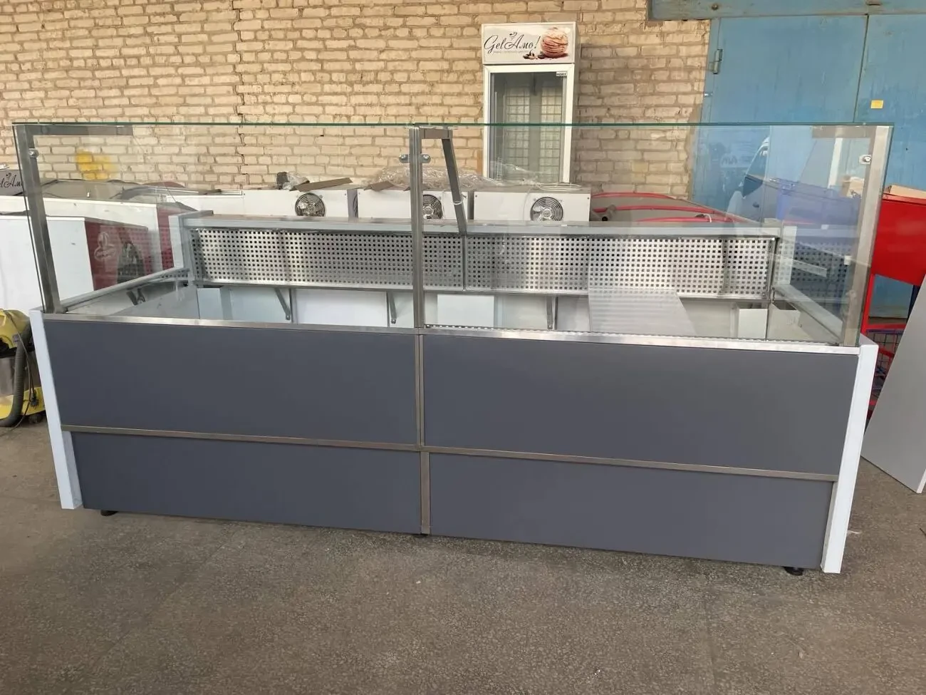 Холодильні вітрини КУБ б/в та нові 4