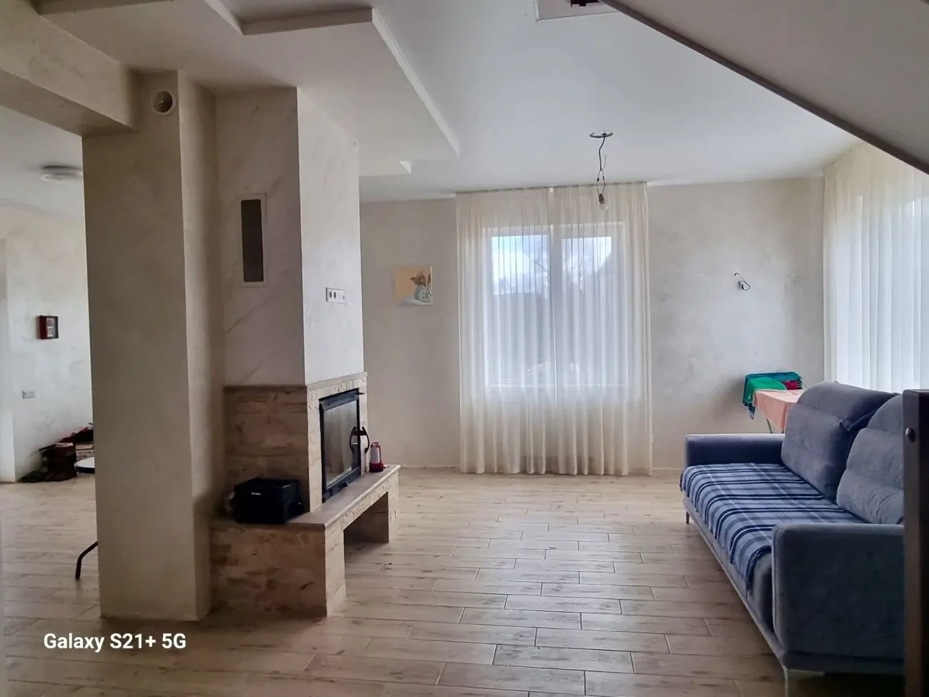 Продам  2 єт. дом 170 кв.м. в с.Осещина,7 соток земли 6