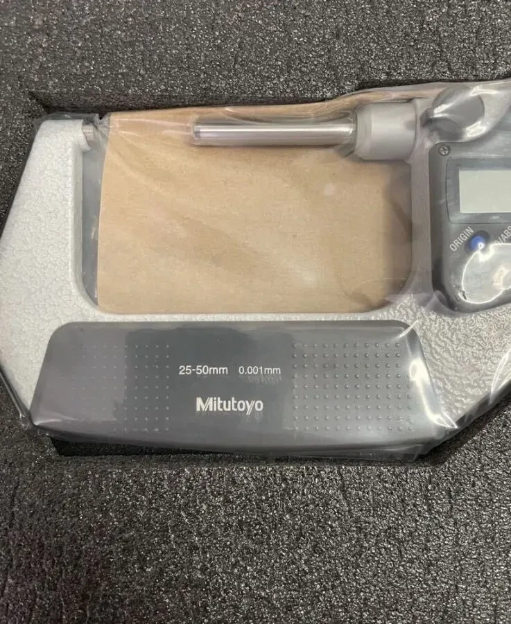 Пара мікрометрів з неповоротним мікрогвинтом 4