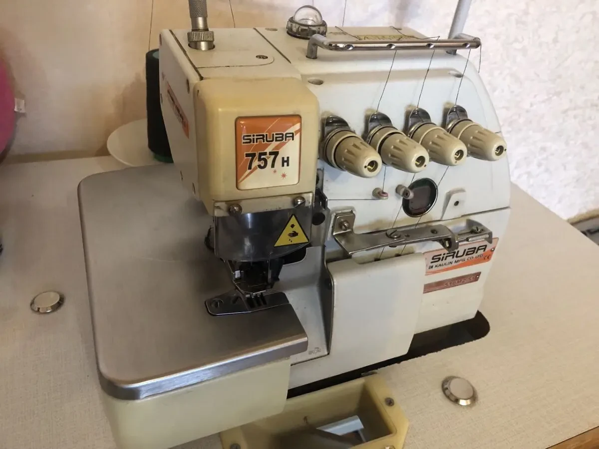 Оверлок Siruba 5-нитка в отличном состоянии