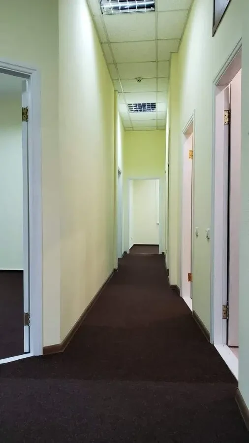 Сдам Офис 113 кв.м  ул.Б.Хмельницкого 59 Б  м.Университет 6