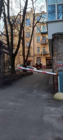 Сдам Офис 113 кв.м  ул.Б.Хмельницкого 59 Б  м.Университет