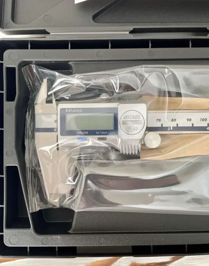 Штангенциркуль цифровий 200мм IP67 Mitutoyo 2