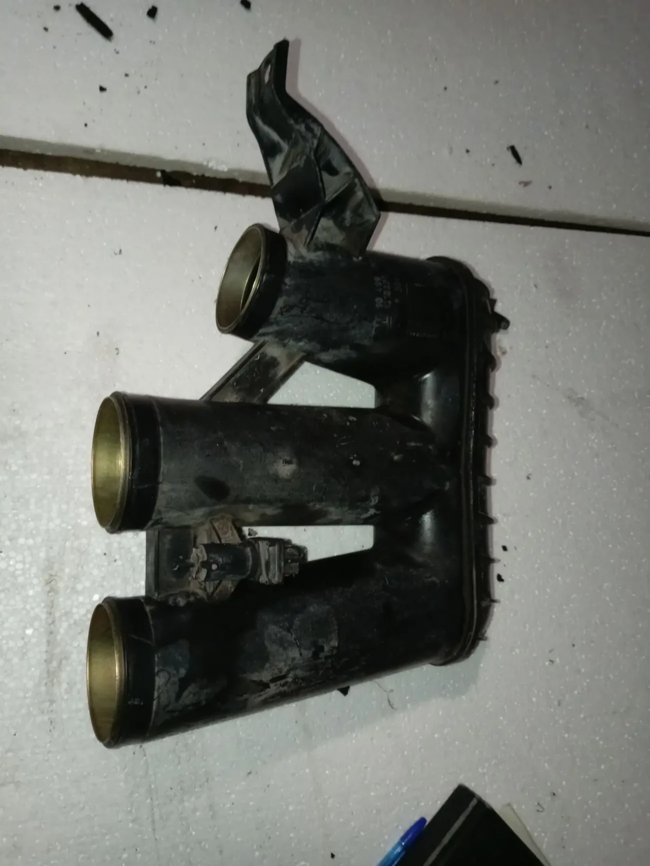 Воздушный патрубок, Opel Omega B 2,5 бензин