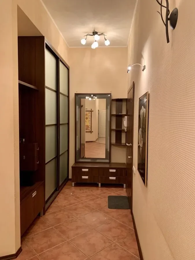 Сдам в аренду велику квартиру 10