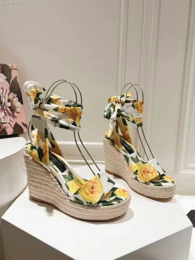 Босоніжки Dolce Gabbana на платформі 34-41 2