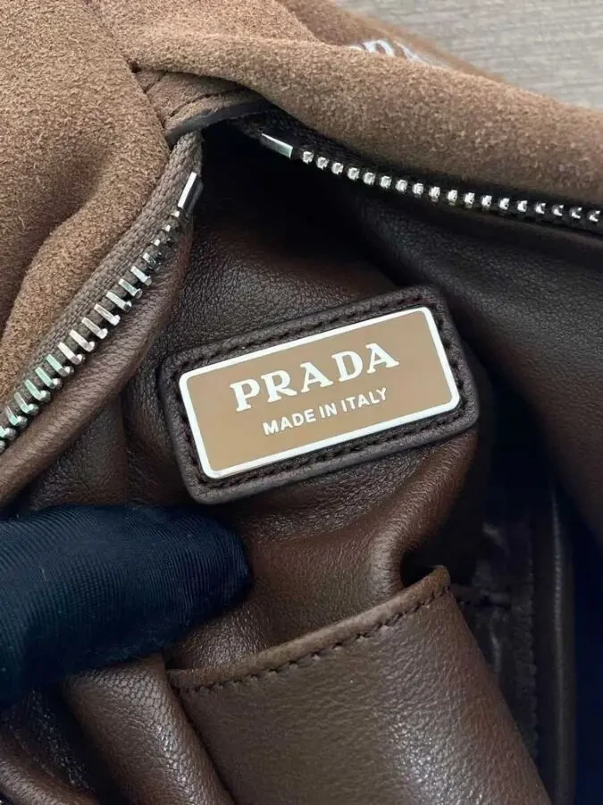 Сумка Prada крос-боді 9