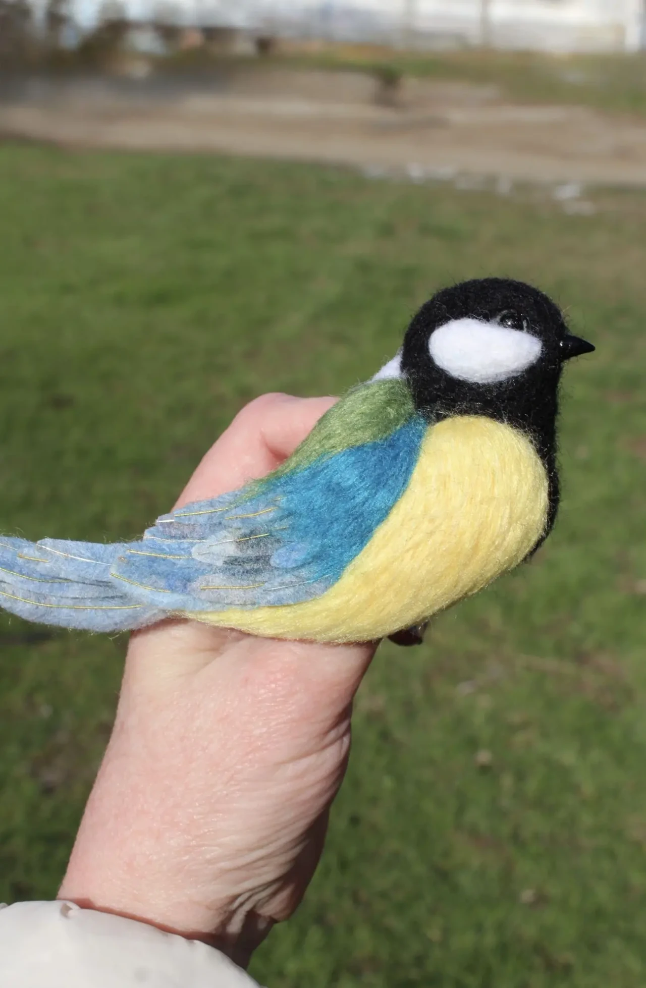 Брош валяна синичка іграшка хендмєйд птиця підвіска валяна прикраса 9