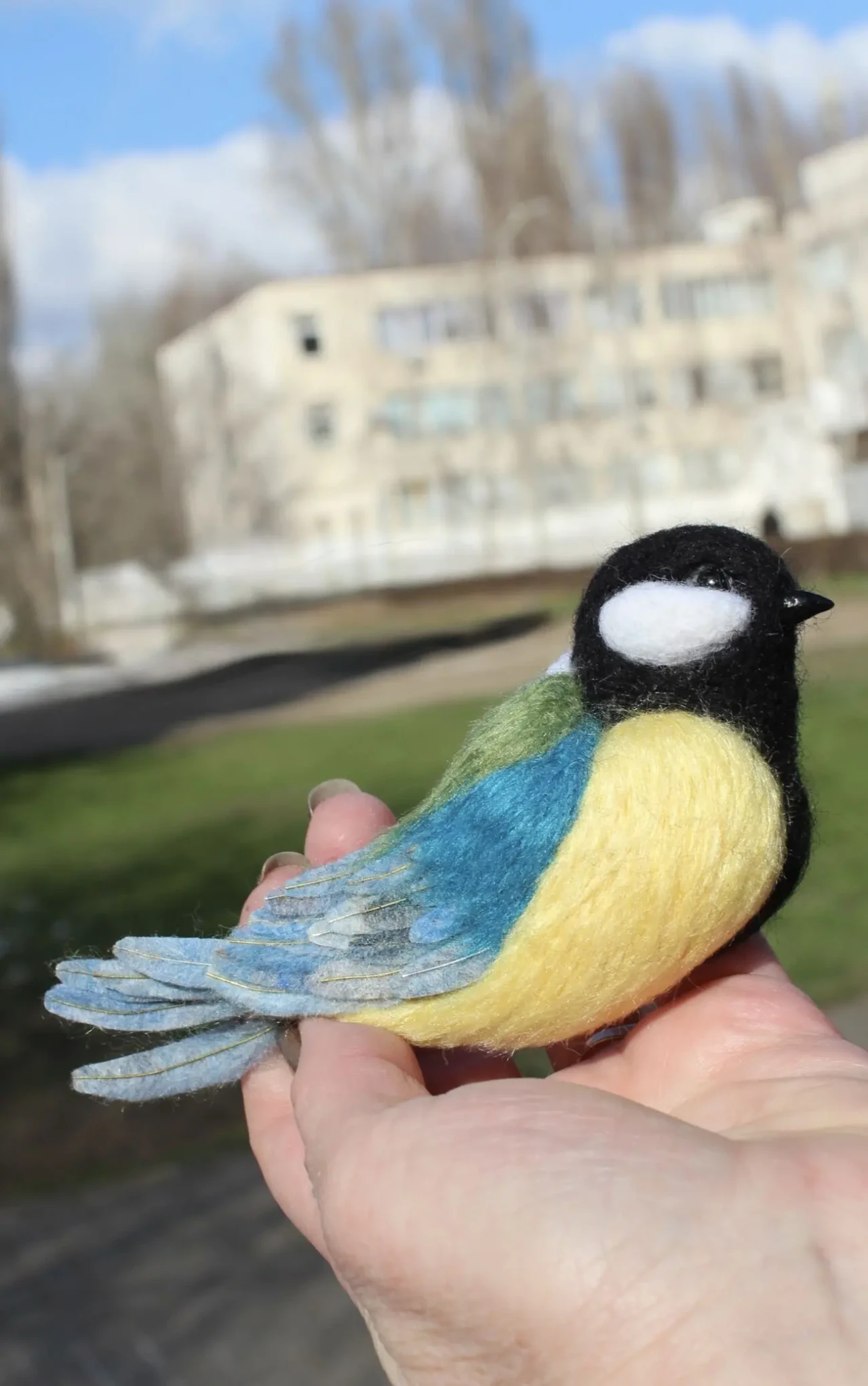 Брош валяна синичка іграшка хендмєйд птиця підвіска валяна прикраса 10