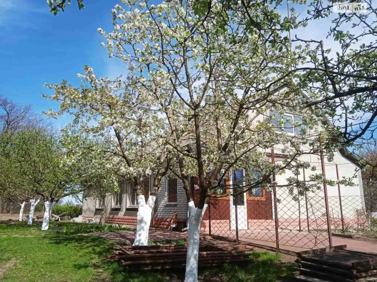 Продаж 1 поверхового будинку з верандою в селі Яцьки