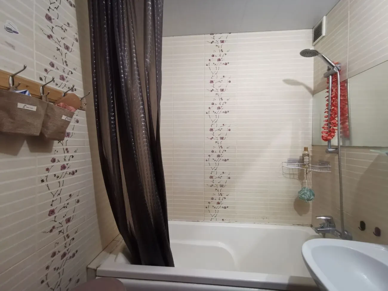 Продам 4-кімнатну квартиру з ремонтом біля метро Позняки 9