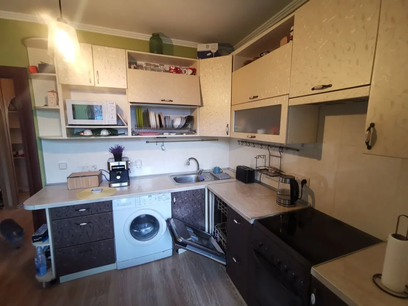 Продам 4-кімнатну квартиру з ремонтом біля метро Позняки 6