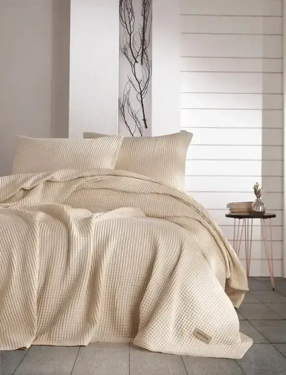 Простирадло з наволочками. 9