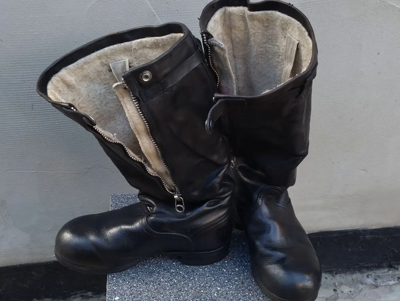 Чоботи ялові, на міху, блискавка. ссср, військ. авіація. р 41.5. Обмін 5
