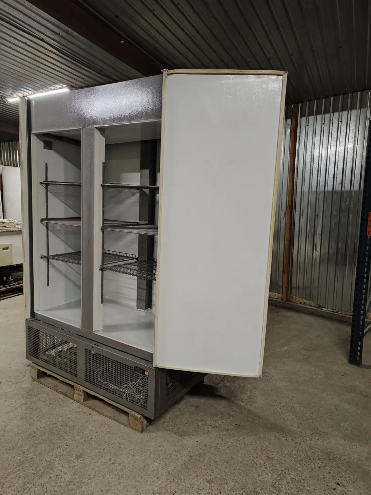 Холодильна шафа Технохолод 1200, холодильна шафа двохдверна глуха 3