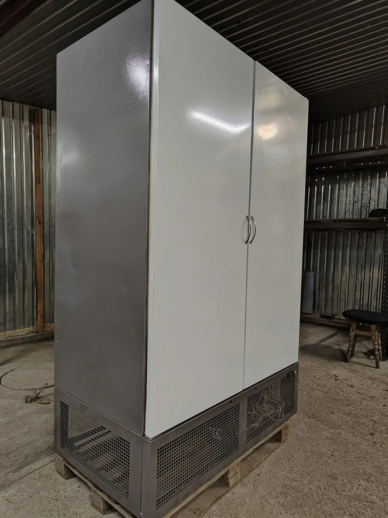 Холодильна шафа Технохолод 1200, холодильна шафа двохдверна глуха 5