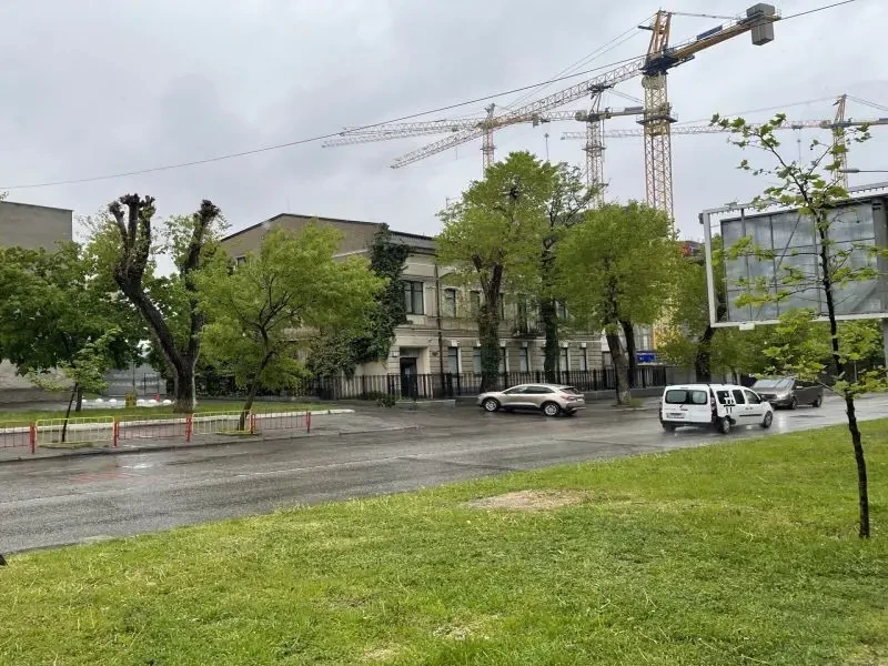 Здание на 15,6 сотках. Госакт. пр. Гагарина/Французский бульвар. 9