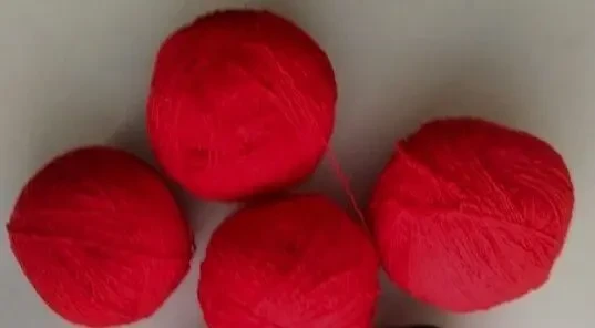 Пряжа нитки красный красивый цвет с шерстью Вес  495 гр 6