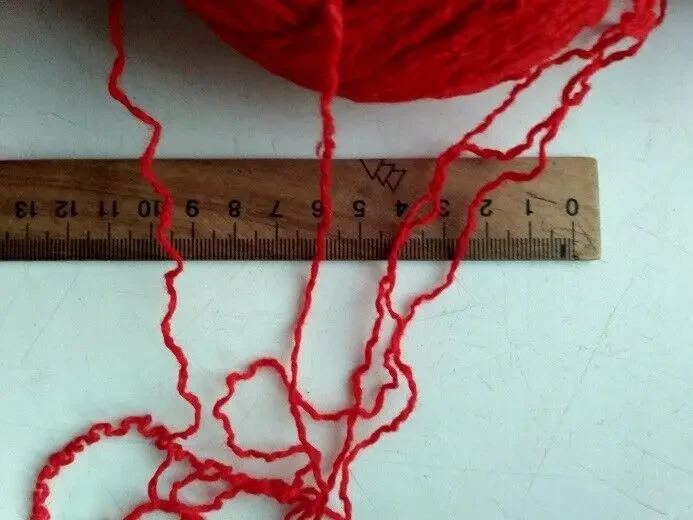 Пряжа нитки красный красивый цвет с шерстью Вес  495 гр 2