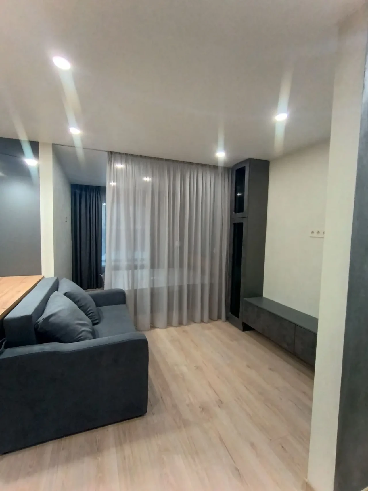 Продам 1 кімнатну квартиру з євроремонтом 5