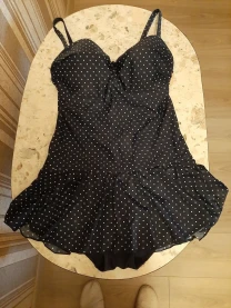 Продам три красивых купальника.