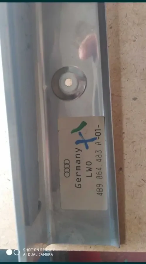 Продам накладку порога на Audi A6 C5 2.5 tdi 2