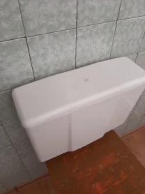 Продам сливной бачок для унитаза.