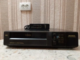 Продам видеомагнитофон.